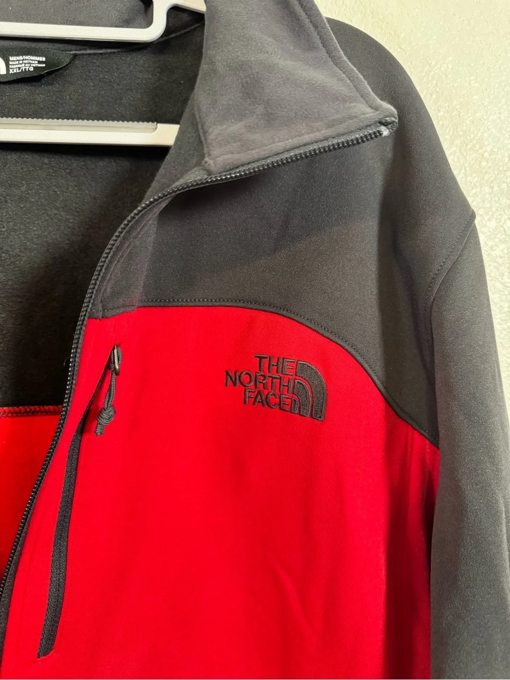 The North Face Men’s Red & Black Lightweight Fleece Jacket